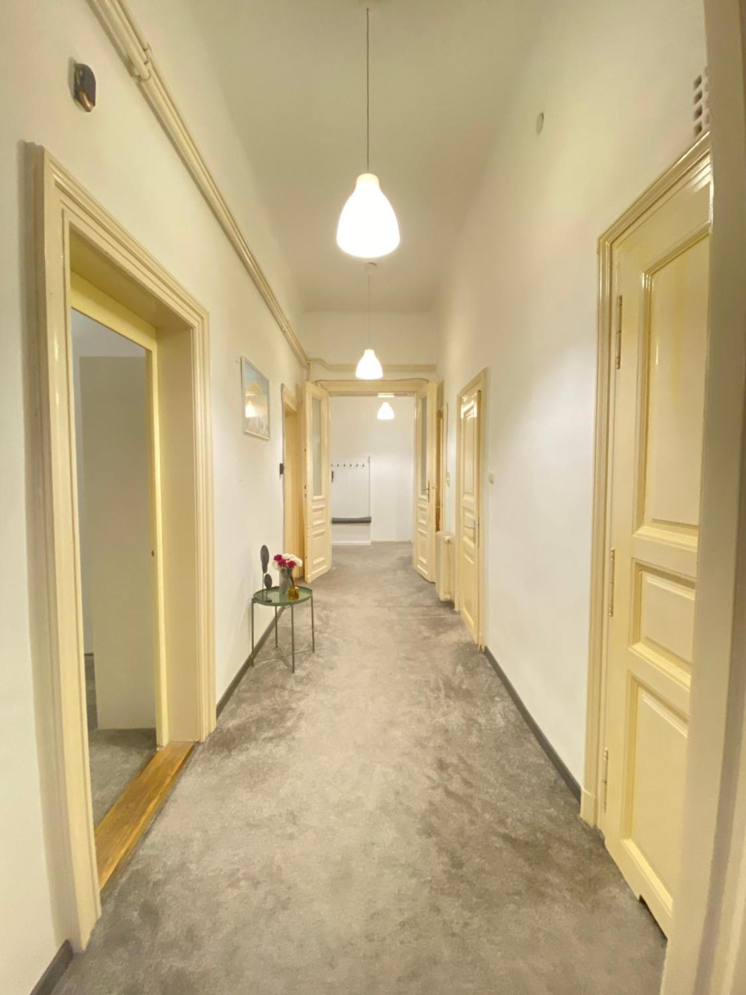 Hospedagem domiciliar Sziv - Modern And Comfortable